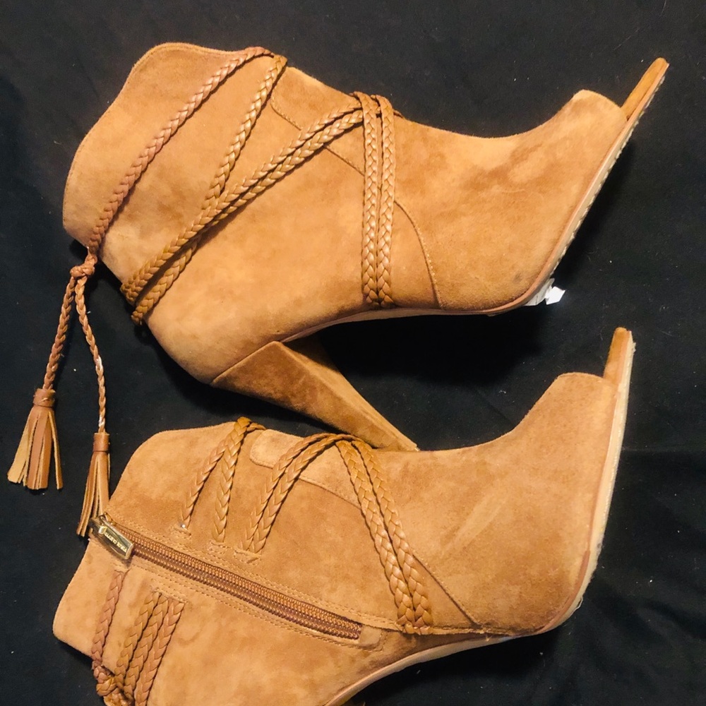 Vince Camuto Astan Heels